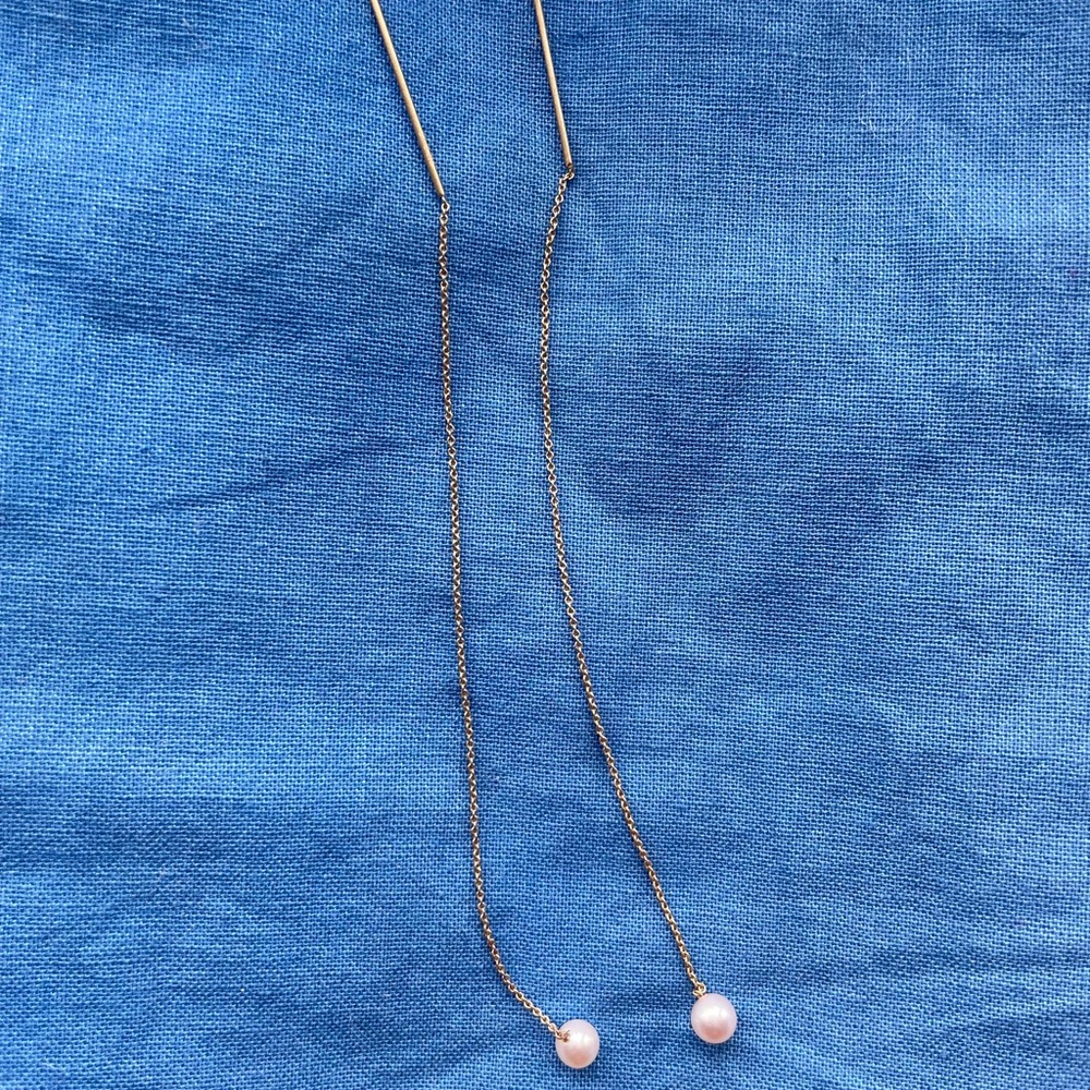 Elegant Pearl Drop Threader Earrings in Gold